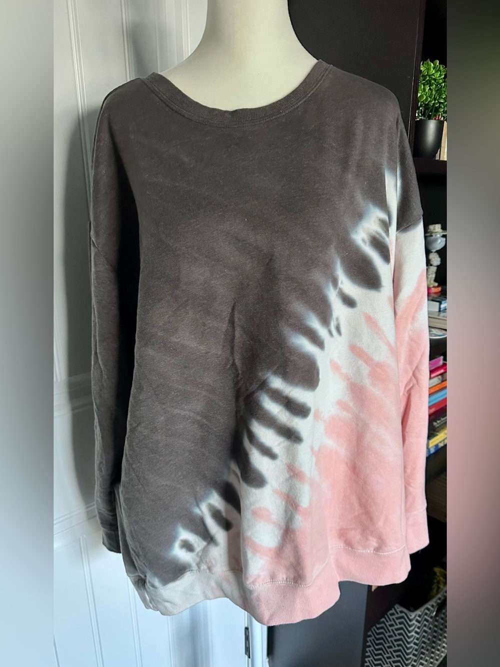 Torrid Tie Dye Crew Neck Sweatshirt Pink Gray Size 2 Plus